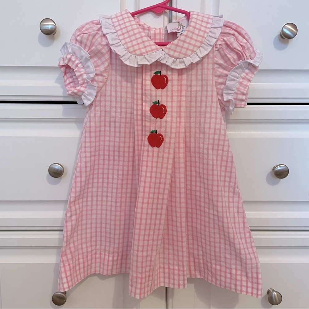 Sold! 🎉 Pink Apple 🍎 smock